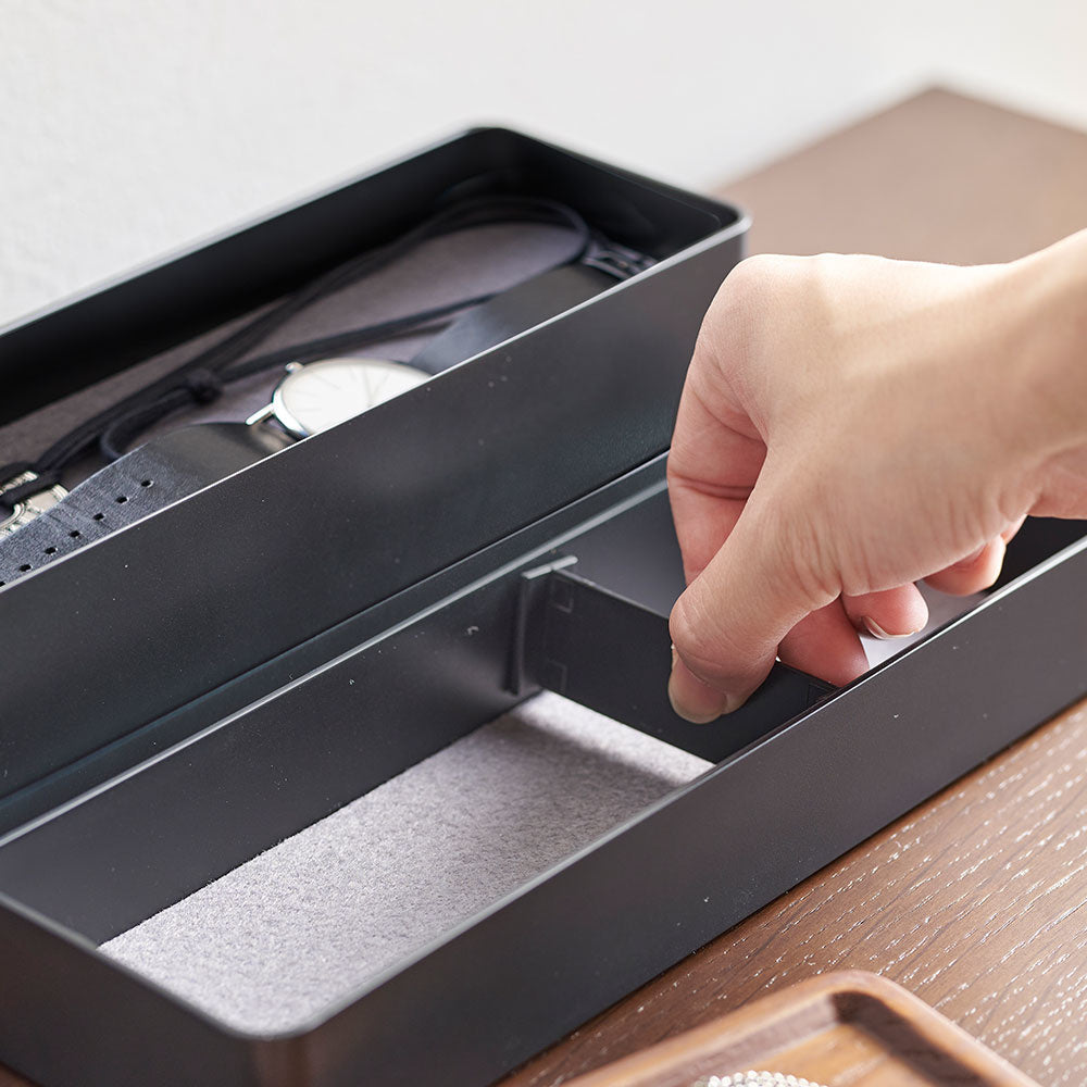 sieradenbakje-met-verdeelstukken-yamazaki