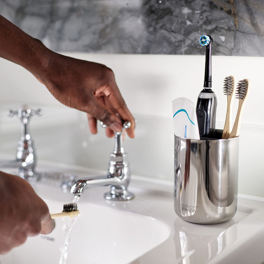 tandenborstel-houder-zilver-joseph-joseph