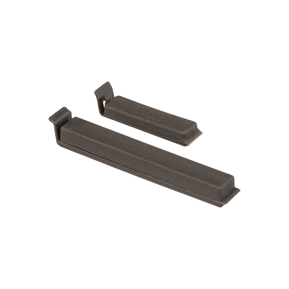 zwarte sluitklemmen etenswaren