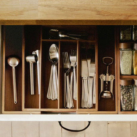 Uitschuifbare bestekbakken